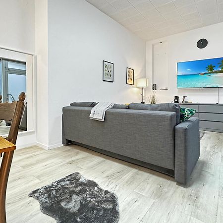 2 Zimmer Apartment Fuer 6 P, 15 Min Zum Flughafen Esslingen am Neckar Zewnętrze zdjęcie