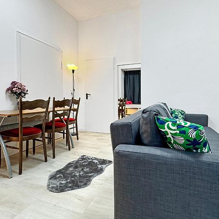2 Zimmer Apartment Fuer 6 P, 15 Min Zum Flughafen Esslingen am Neckar Zewnętrze zdjęcie