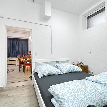 2 Zimmer Apartment Fuer 6 P, 15 Min Zum Flughafen Esslingen am Neckar Zewnętrze zdjęcie